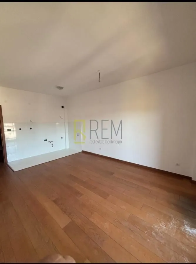 Prodaja, garsonjera, 36m², Momišići, Podgorica