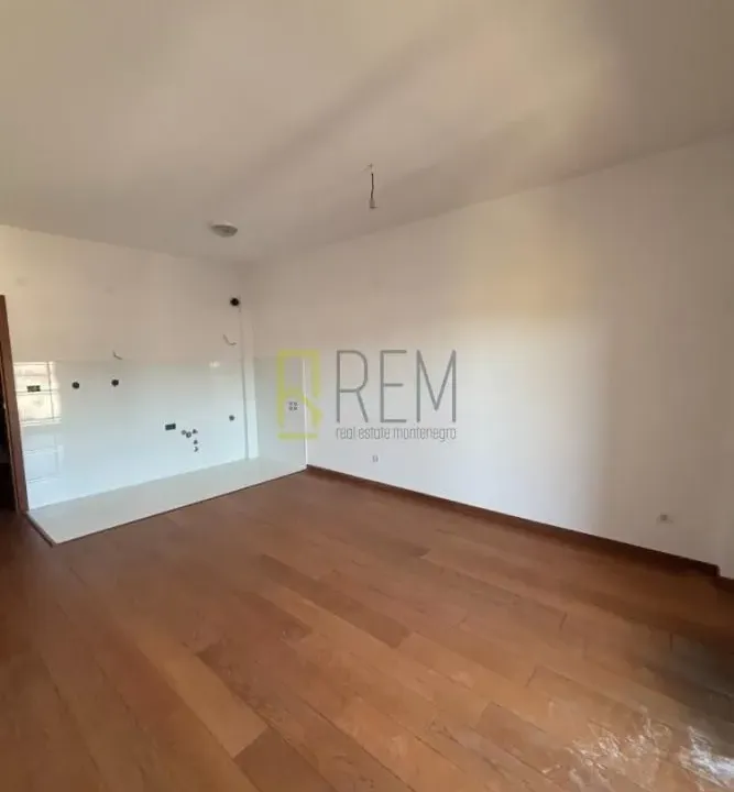 Prodaja, garsonjera, 36m², Momišići, Podgorica