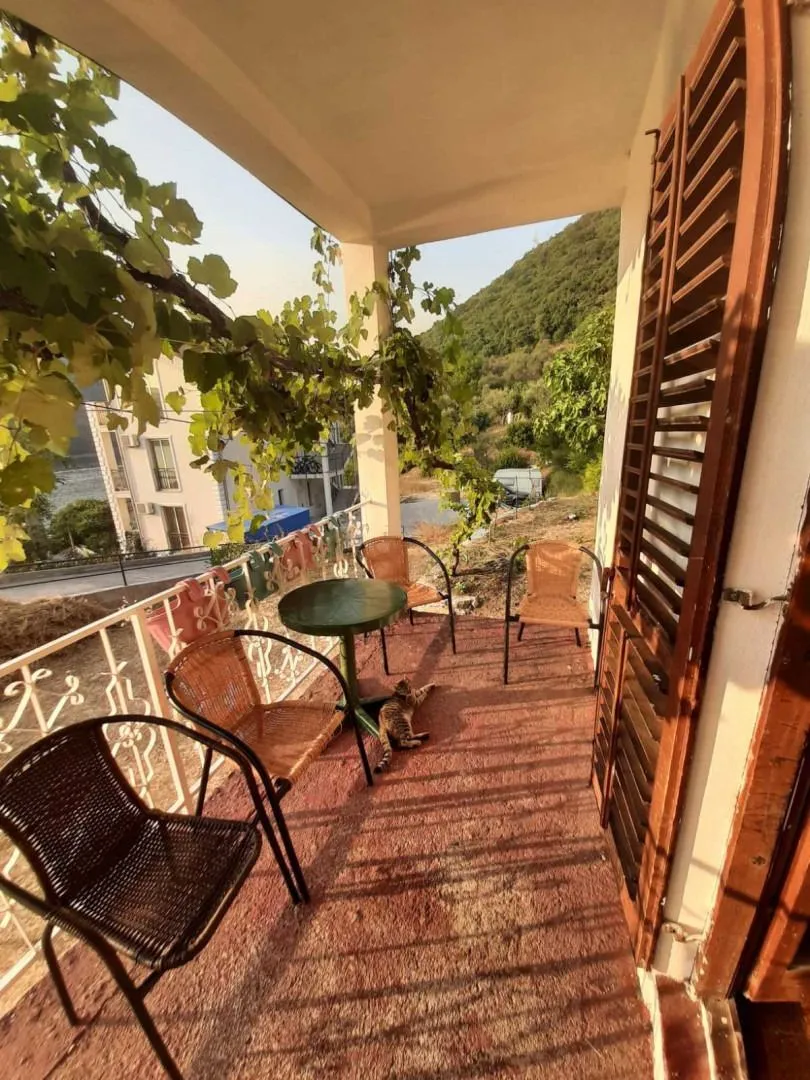 Sale, house, 156m², Lepetani, Tivat