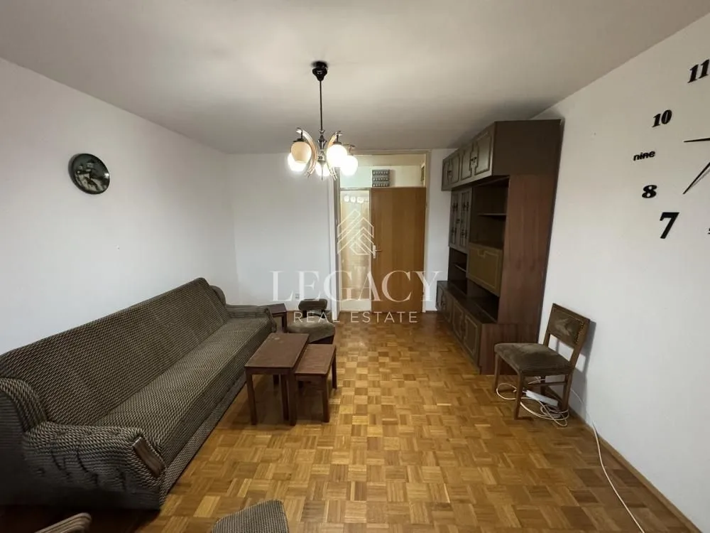 Izdavanje, četvorosoban stan, 89m², Petlovo Brdo, Beograd