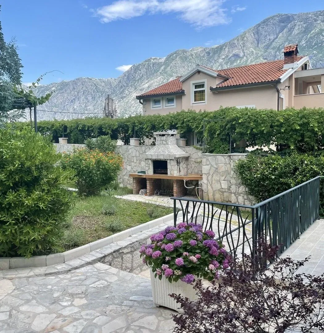 Prodaja, kuća, 160m², Prčanj, Kotor