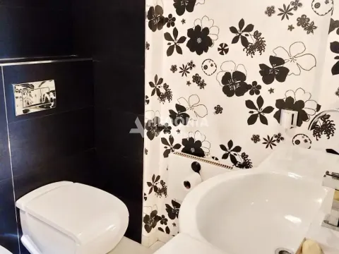 Izdavanje, četvorosoban stan, 120m², Savski Venac, Beograd - image 14