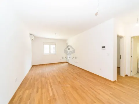 Sale, one bedroom apartment, 46m², Stari Aerodrom, Podgorica - image 4