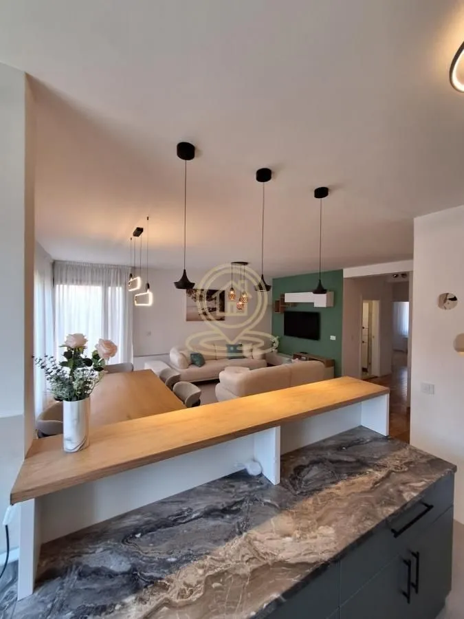 Izdavanje, trosoban stan, 90m², Lekino Brdo, Voždovac Sve Podlokacije