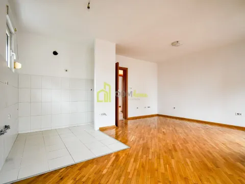 Prodaja, dvosoban stan, 52m², Stari Aerodrom, Podgorica - image 3