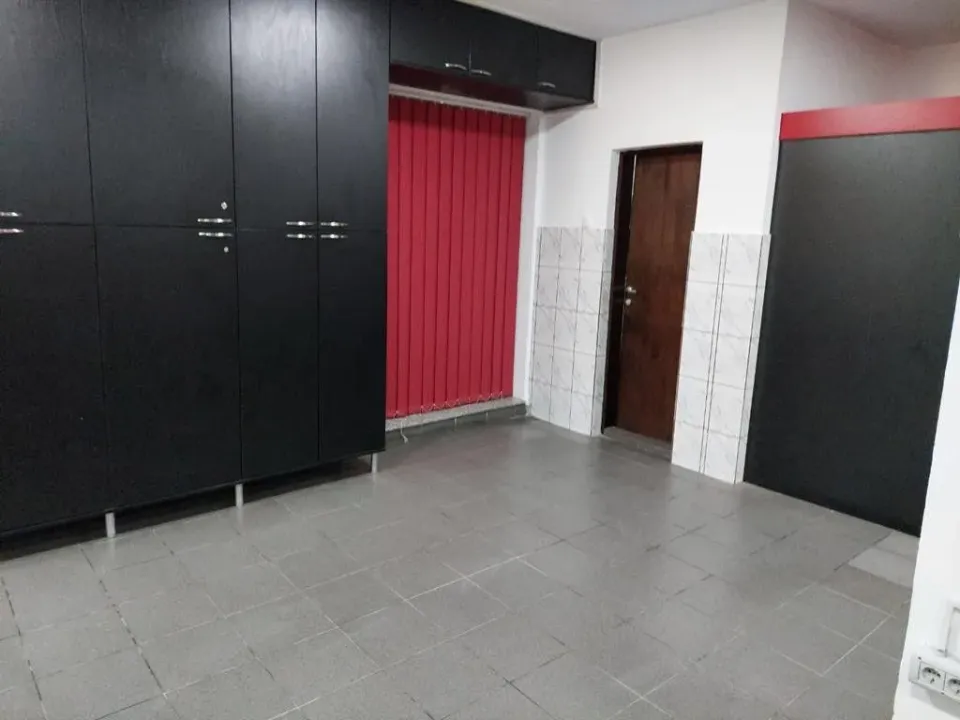Izdavanje, poslovni prostor, 48m², Stari Aerodrom, Podgorica