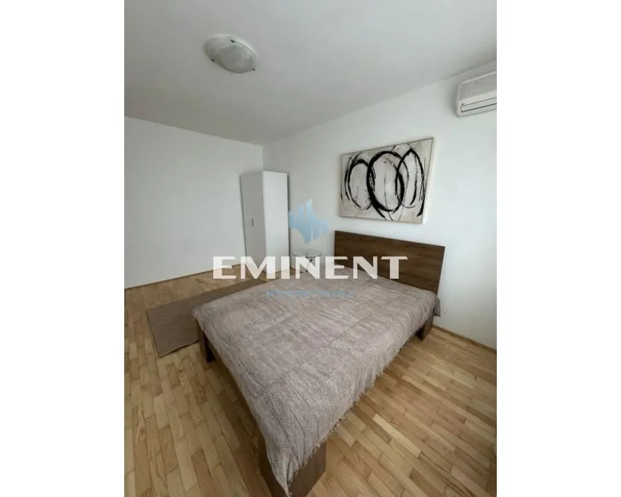 Rent, four bedroom apartment, 120m², Savski Venac, Beograd