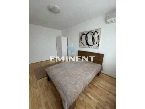Rent, four bedroom apartment, 120m², Savski Venac, Beograd - image 9