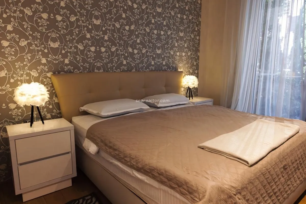 Izdavanje, dvosoban stan, 148m², Budva, Crna Gora