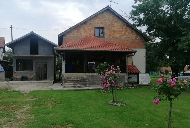 Sale, house, 130m², Medjulužje, Mladenovac