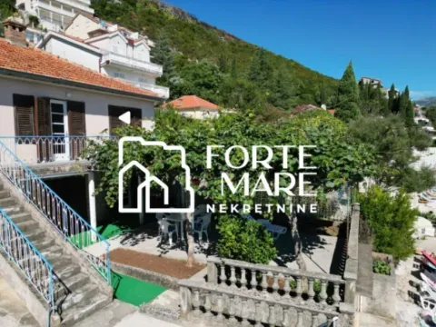 Prodaja, kuća, 120m², Njivice, Herceg Novi