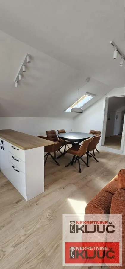 Izdavanje, dvosoban stan, 78m², Centar, Novi Sad