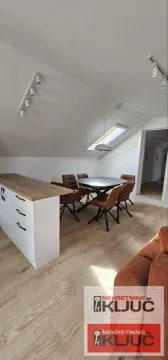 Izdavanje, dvosoban stan, 78m², Centar, Novi Sad - image 3
