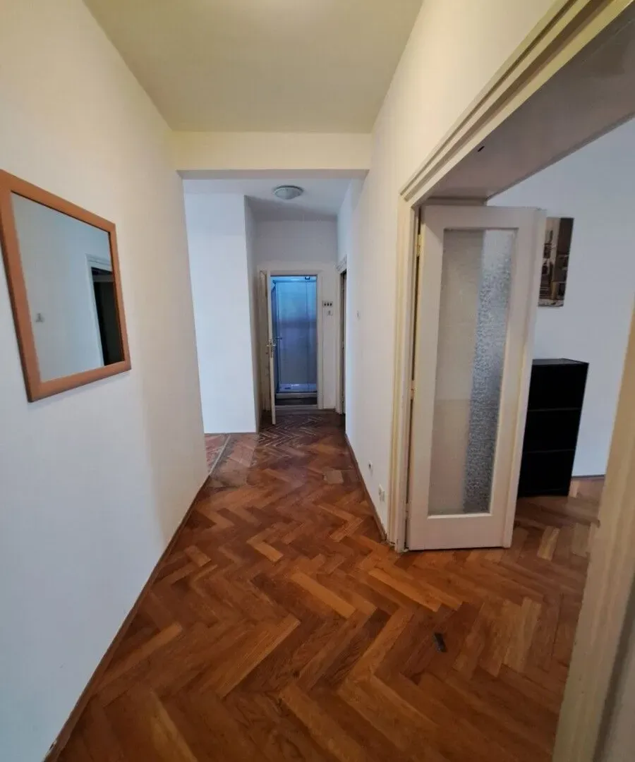 Rent, office space, 82m², Centar, Podgorica