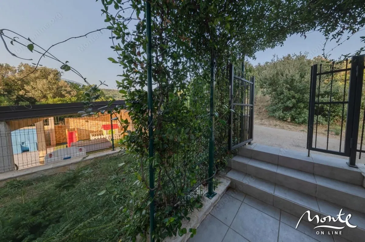 Sale, office space, 1100m², Kunje, Bar