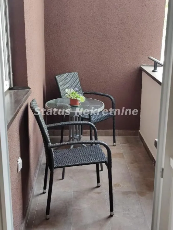 Izdavanje, dvosoban stan, 45m², Petrovaradin, Novi Sad