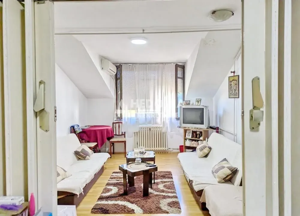 Prodaja, jednosoban stan, 43m², Zemun Sve Podlokacije, Beograd