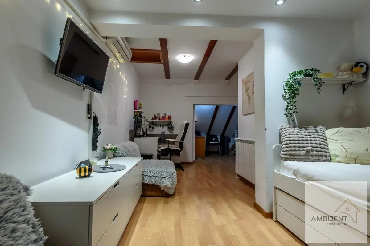 Prodaja, četvorosoban stan, 104m², Stari Grad, Beograd