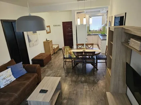 Izdavanje, dvosoban stan, 60m², Centar, Novi Sad - image 10