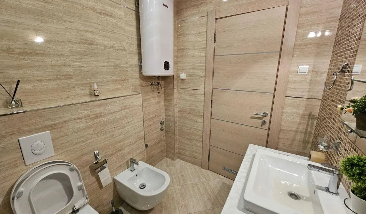 Prodaja, dvosoban stan, 104m², Centar, Budva