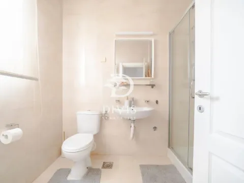 Rent, three bedroom apartment, 85m², Južni Bulevar, Vračar Sve Podlokacije - image 8