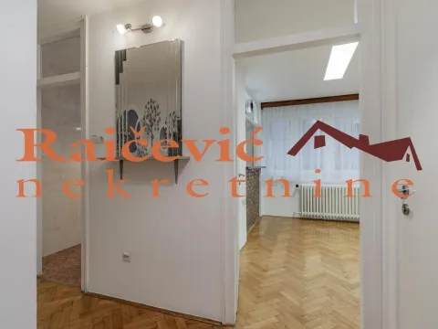 Izdavanje, poslovni prostor, 58m², Kalenić Pijaca, Vračar Sve Podlokacije - image 10