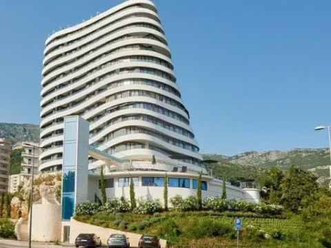 Prodaja, garsonjera, 37m², Bečići, Budva - image 4