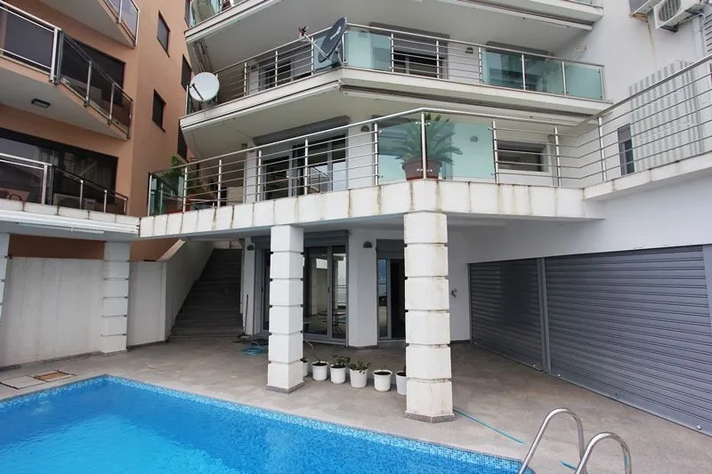 Prodaja, stan, 211m², Budva, Crna Gora
