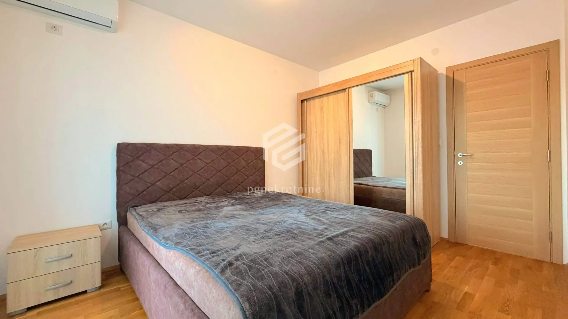 Izdavanje, jednosoban stan, 50m², Stari Aerodrom, Podgorica