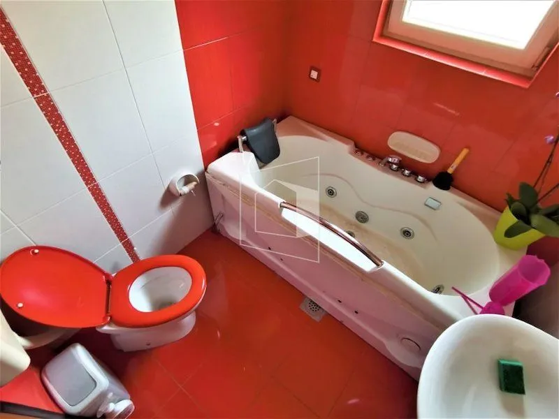 Rent, house, 250m², Stari Aerodrom, Podgorica
