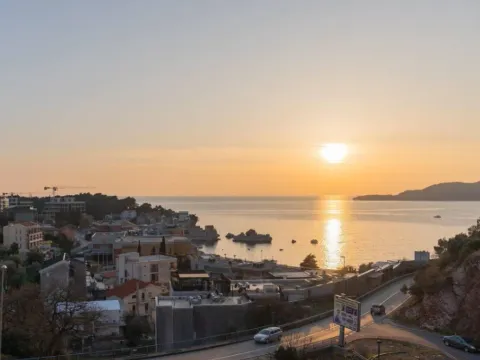Prodaja, trosoban stan, 160m2, Pržno, Budva Prodaja, trosoban stan, 160m2, Pržno, Budva