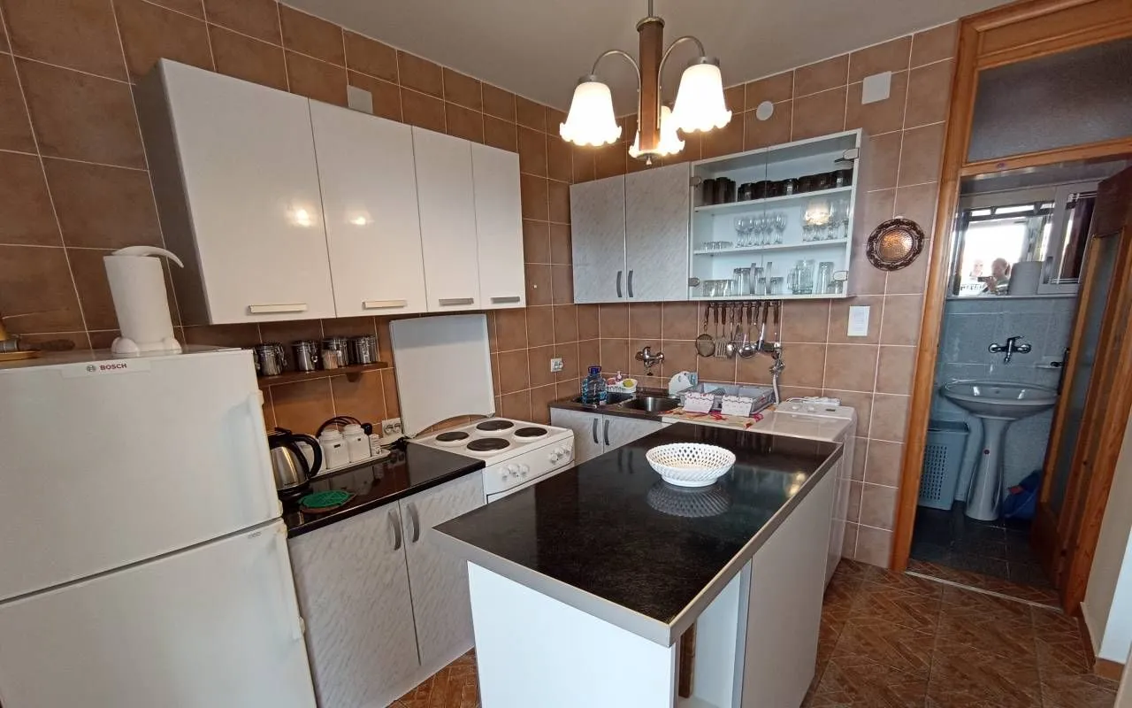 Izdavanje, kuća, 100m², Dobra Voda, Budva