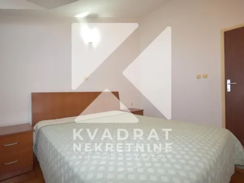 Rent, house, 185m², Tološi, Podgorica - image 8