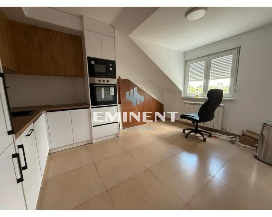Rent, apartment, 126m², Zemun Sve Podlokacije, Beograd