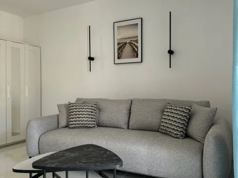 Izdavanje, garsonjera, 28m², Stoliv, Kotor - image 5