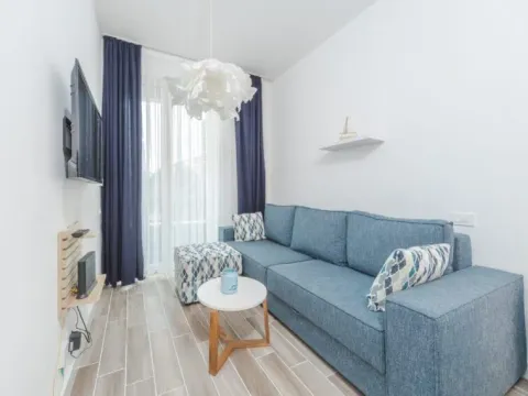 Sale, one bedroom apartment, 34m², Bečići, Budva - image 3