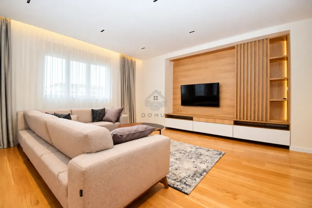 Rent, two bedroom apartment, 95m², Central Point, Podgorica
