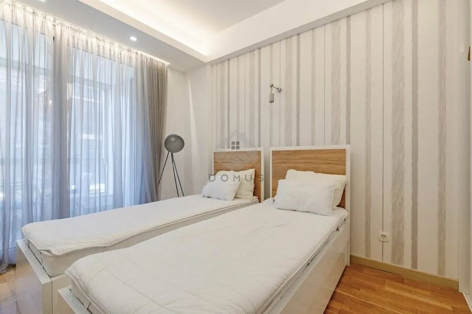 Prodaja, dvosoban stan, 90m², Budva, Crna Gora