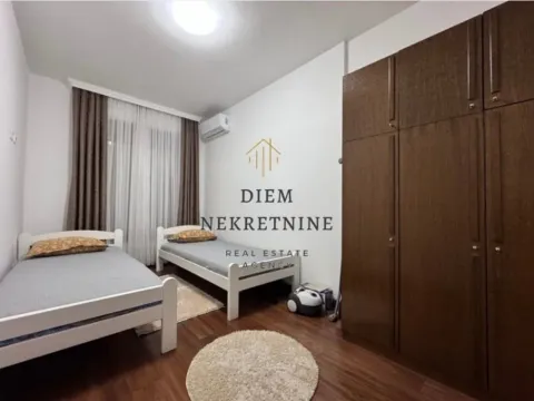 Izdavanje, dvosoban stan, 75m², Master Kvart, Podgorica - image 8