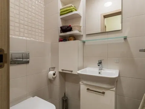 Sale, two bedroom apartment, 73m², City Kvart, Podgorica - image 7