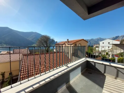 Sale, two bedroom apartment, 55m², Dobrota, Kotor - image 1