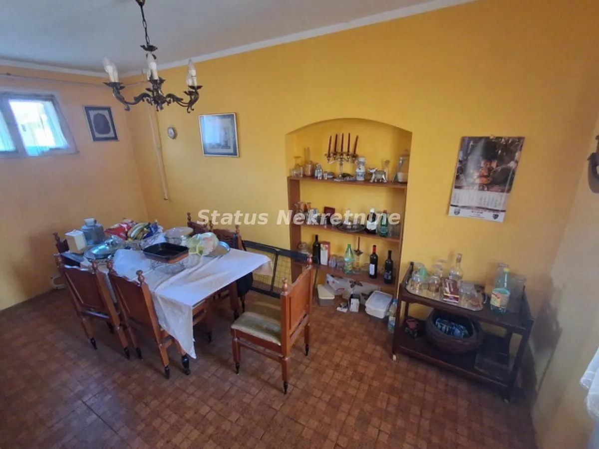 Prodaja, kuća, 200m², Futog, Novi Sad Sve Podlokacije