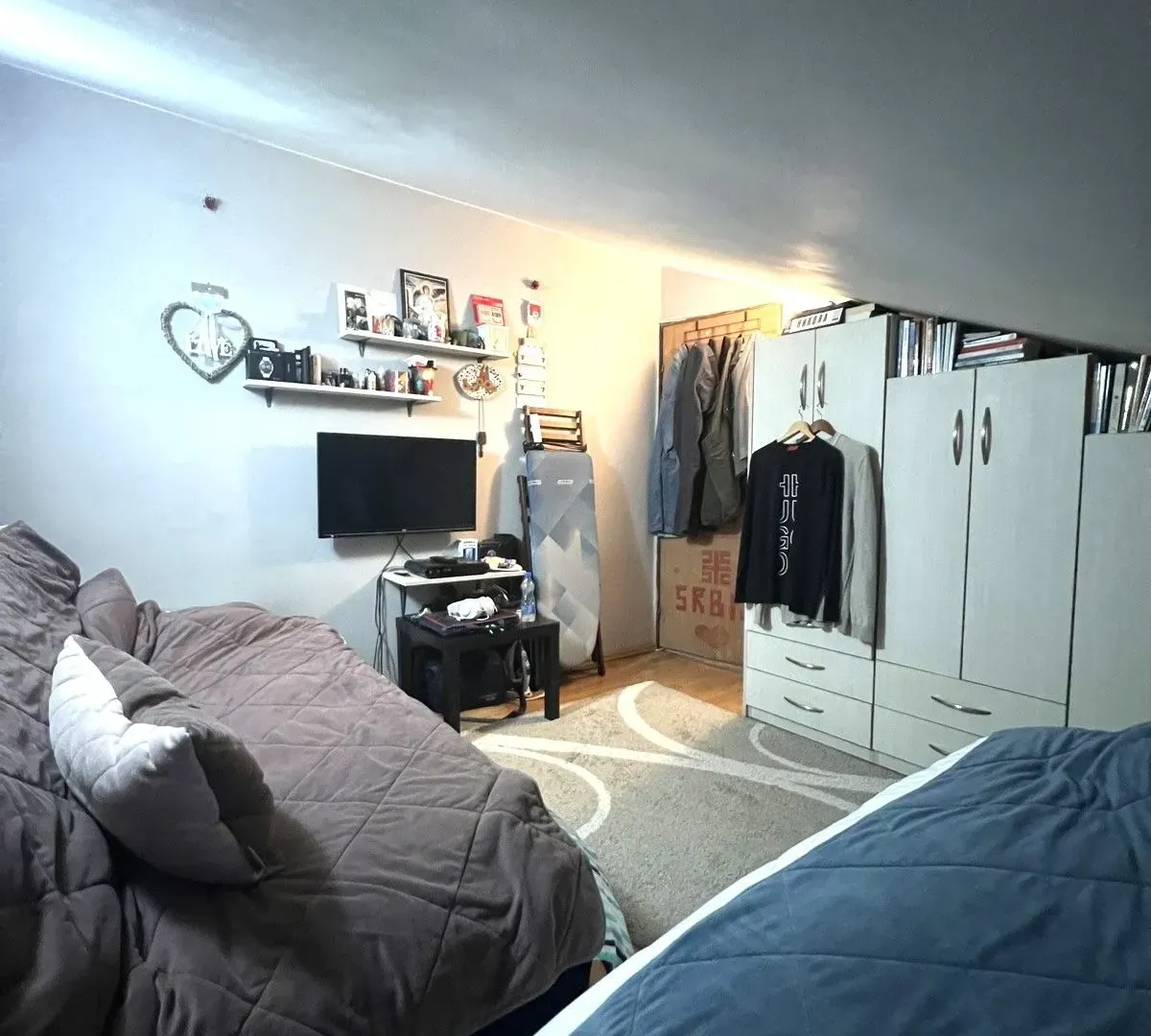 Izdavanje, dvosoban stan, 60m², Blok 6, Podgorica
