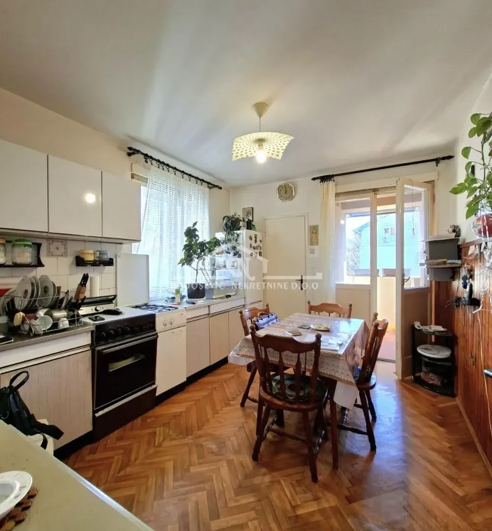 Prodaja, dvosoban stan, 57m², Galenika, Beograd