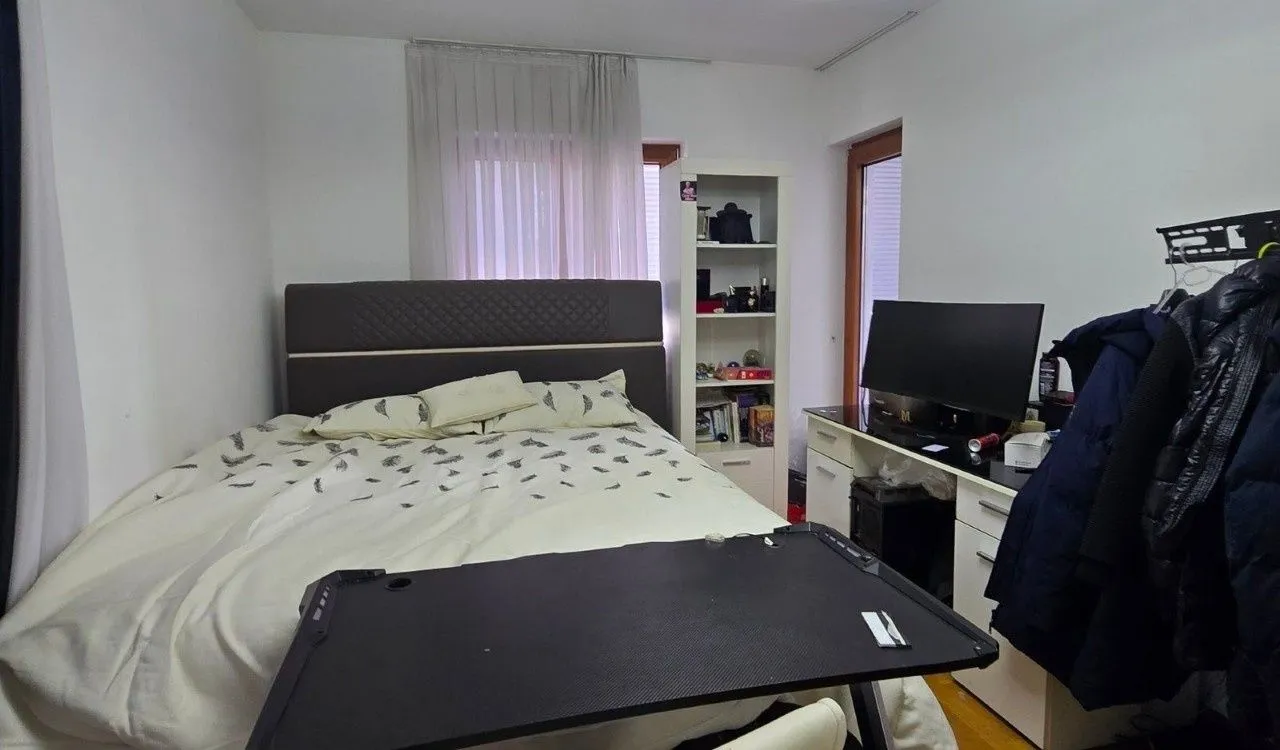 Prodaja, trosoban stan, 120m², Tološka šuma, Podgorica