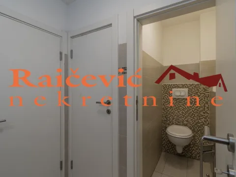 Izdavanje, poslovni prostor, 195m², Savski Venac, Beograd - image 13