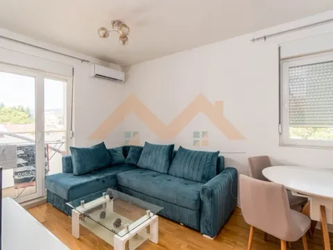 Izdavanje, jednosoban stan, 33m², Podgorica, Crna Gora - image 1