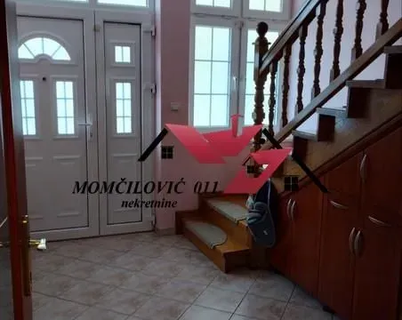 Prodaja, kuća, 450m², Zemun Ugrinovci, Zemun Sve Podlokacije - image 7