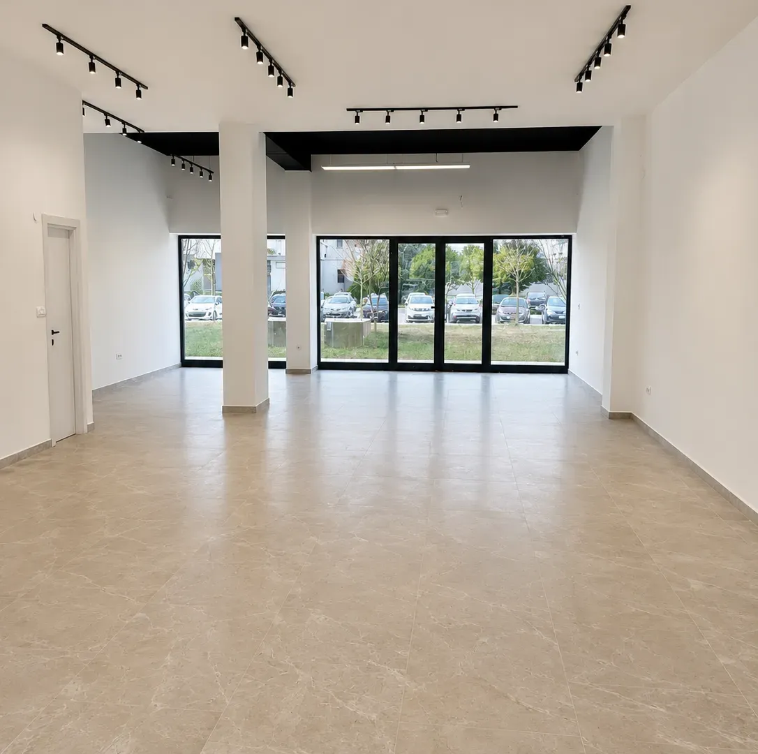 Rent, office space, 117m², Pobrežje, Podgorica
