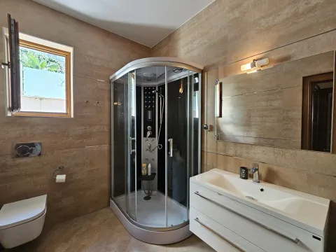 Prodaja, dvosoban stan, 106m², Dobrota, Kotor - image 14